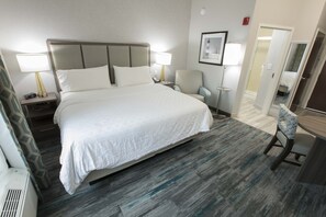 Premium bedding, desk, laptop workspace, iron/ironing board - Candlewood Suites McDonough by IHG (McDonough)