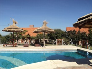 Outdoor pool - Cabañas Oma Lissi (Merlo)