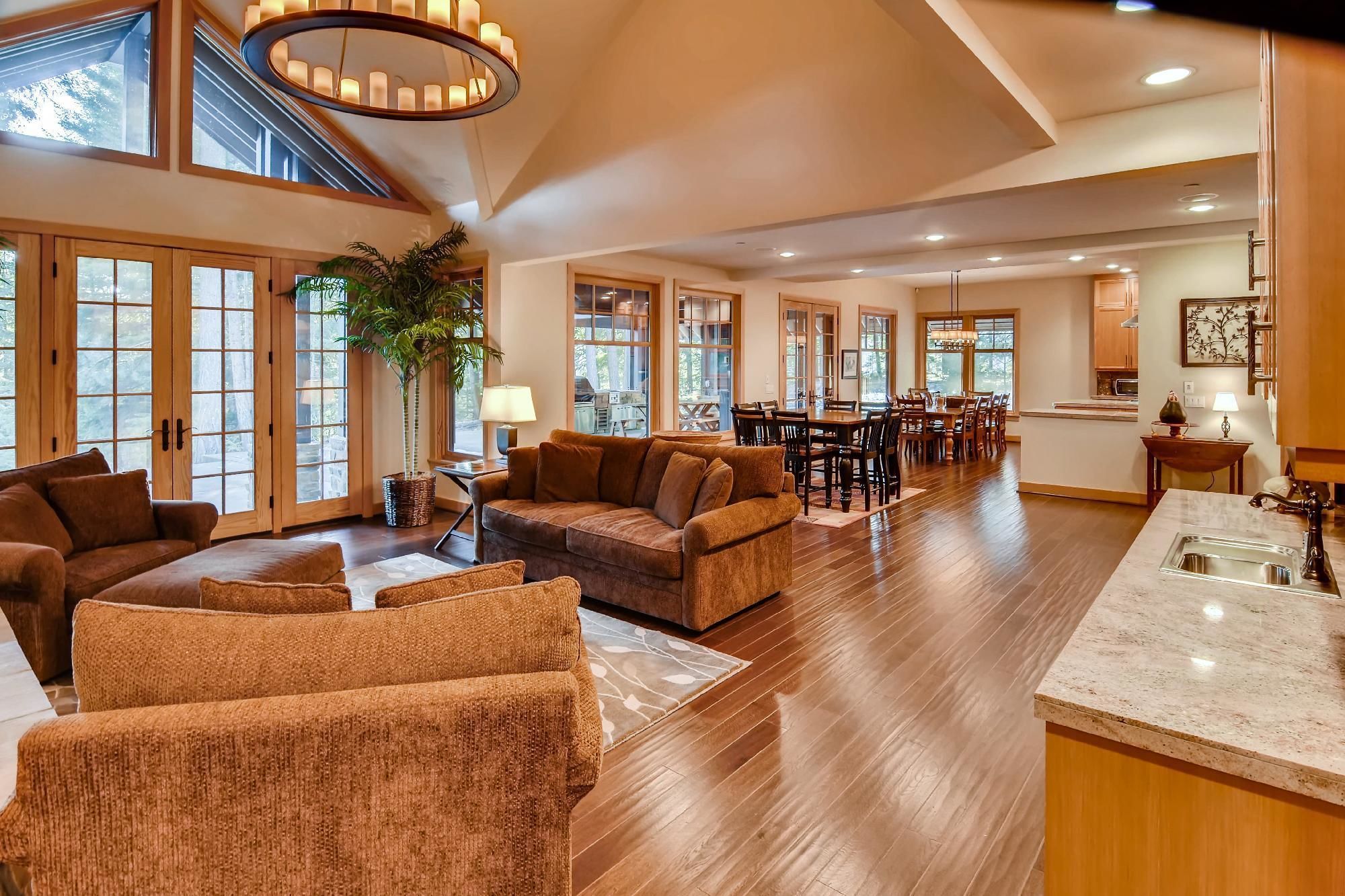 Chalet | Living area | Flat-screen TV, fireplace