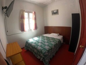 Economy Single Room, 1 Double Bed | Egyptian cotton sheets, premium bedding, down comforters - Hostel Fuentes (Arequipa)