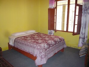 Standard Double Room, 1 Queen Bed | Egyptian cotton sheets, premium bedding, down comforters - Hostel Fuentes (Arequipa)