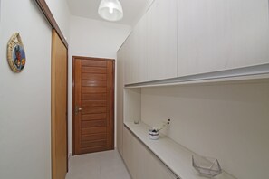 Room amenity - Rio Rentals 021- C066 Studio com maquina de lavar em Copacabana (Rio de Janeiro)
