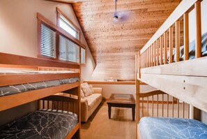 Chalé | 3 quartos, cofres nos quartos, Wi-Fi de cortesia, roupa de cama
