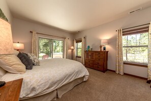 Chalet | 4 bedrooms, iron/ironing board, free WiFi, bed sheets - Ridgeview Lodge (Cle Elum)