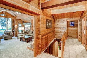 Living area - Yakima River Retreat (Cle Elum)