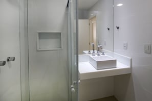 Shower, towels