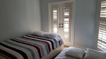 1 habitación, ropa de cama de alta calidad y escritorio