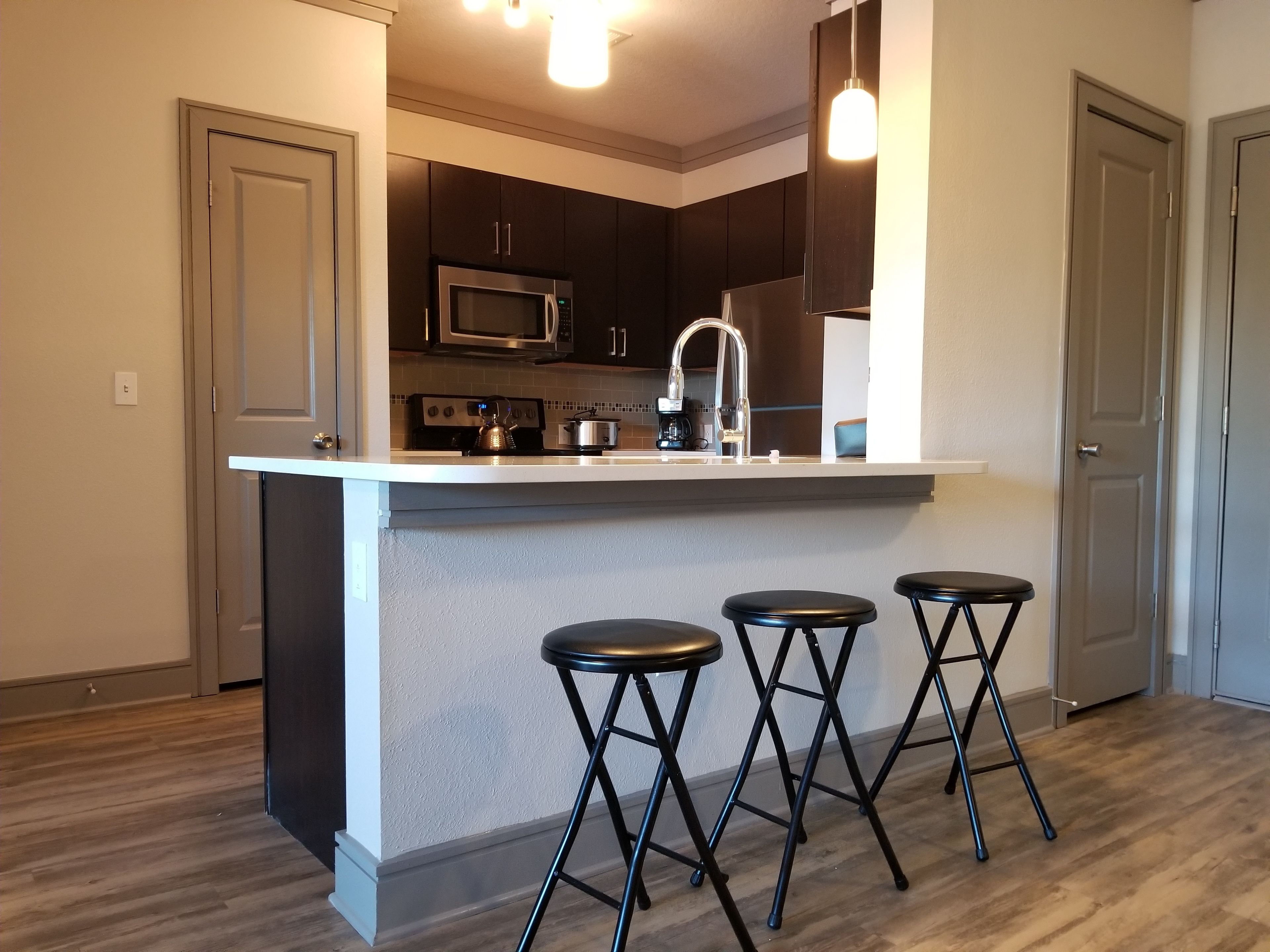 Køleskab, mikrobølgeovn, kaffe-/temaskine