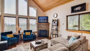 Chalet | Living room | 50-inch flat-screen TV with satellite channels, TV, fireplace