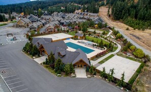 المنطقة المحيطة بالمنشأة