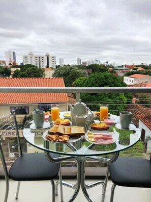 Continental breakfast for a fee - Pacifico Apart Hotel (Santa Cruz)