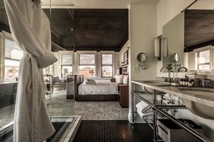 Ducha, artículos de tocador gratuitos, secador de pelo