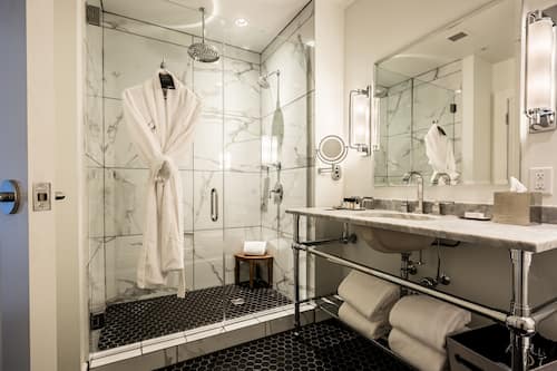 Shower, free toiletries, hair dryer