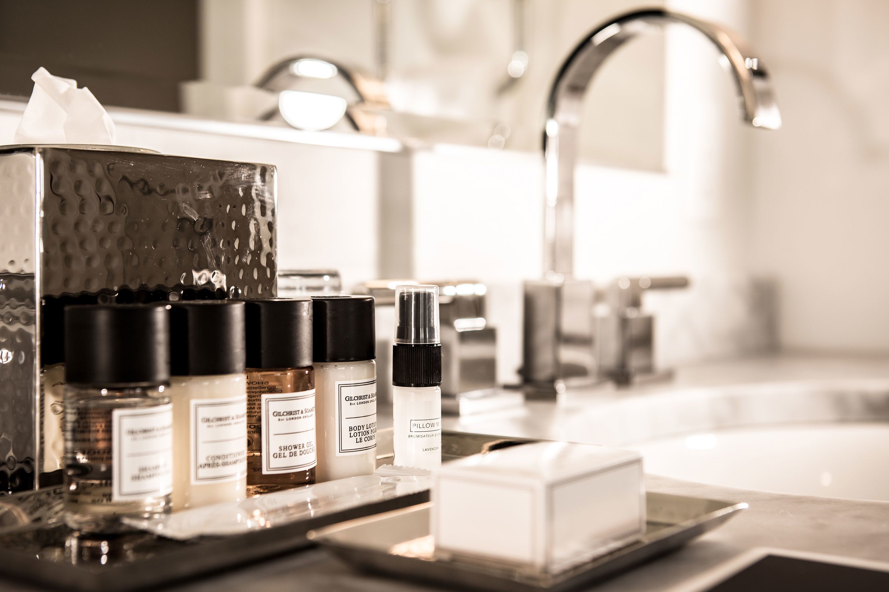 classic single room, 1 king bed, city view | bathroom | shower, free toiletries, hair dryer