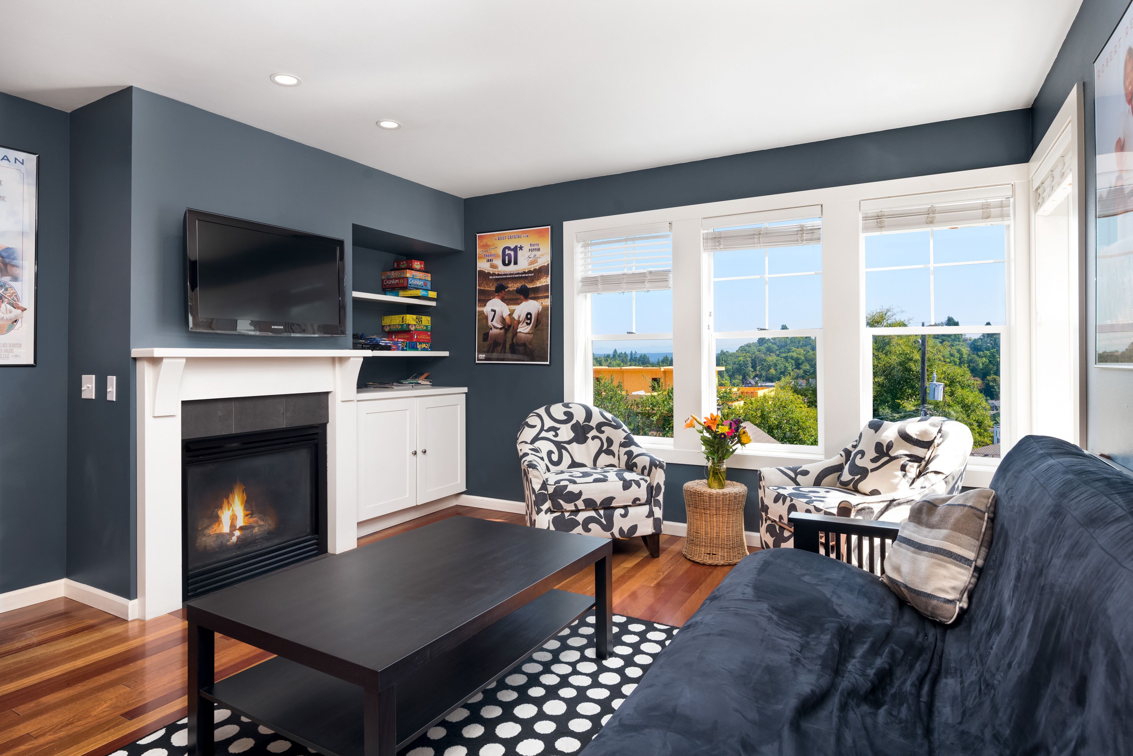 Deluxe Townhome, 4 Bedrooms, Kitchen | Living area | Flat-screen TV, fireplace
