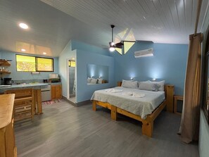 Economy Studio Suite, Non Smoking, Garden View | In-room safe, individually decorated, individually furnished - Peace of Paradise (Quepos)