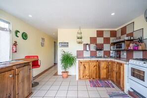 Quadruple Room, 2 Bathrooms | Private kitchen - Peace of Paradise (Quepos)