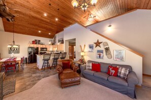 Chalet | Oleskelualue | Plasmatelevisio, takka, DVD-soitin