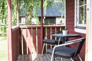 Cabin, Private Bathroom (4 Beds) | Terrace/patio