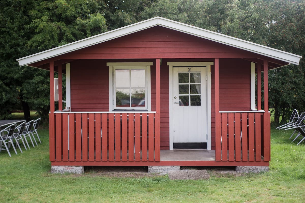 Cabin, Private Bathroom (4 Beds) | Blackout drapes, iron/ironing board (on request), WiFi (free)