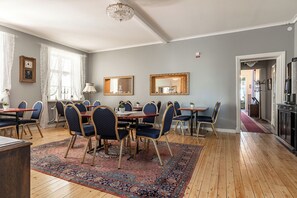 غرفة لتناول الطعام