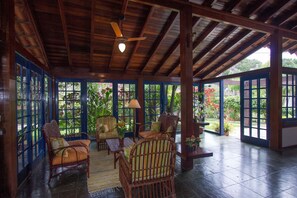 Casa (3) | Sala de estar | Televisión de pantalla plana 