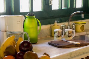 Fridge, microwave, oven, coffee/tea maker
