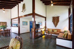 Televisión de pantalla plana