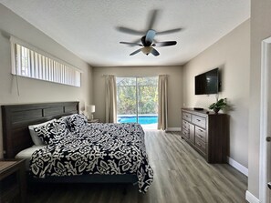 4 bedrooms, iron/ironing board, travel cot, free WiFi - CONTACT FREE CHECK-IN/CHECK OUT - 4BR/2BA VILLA W/PVT POOL 5 MILES FROM DISNEY (Kissimmee)