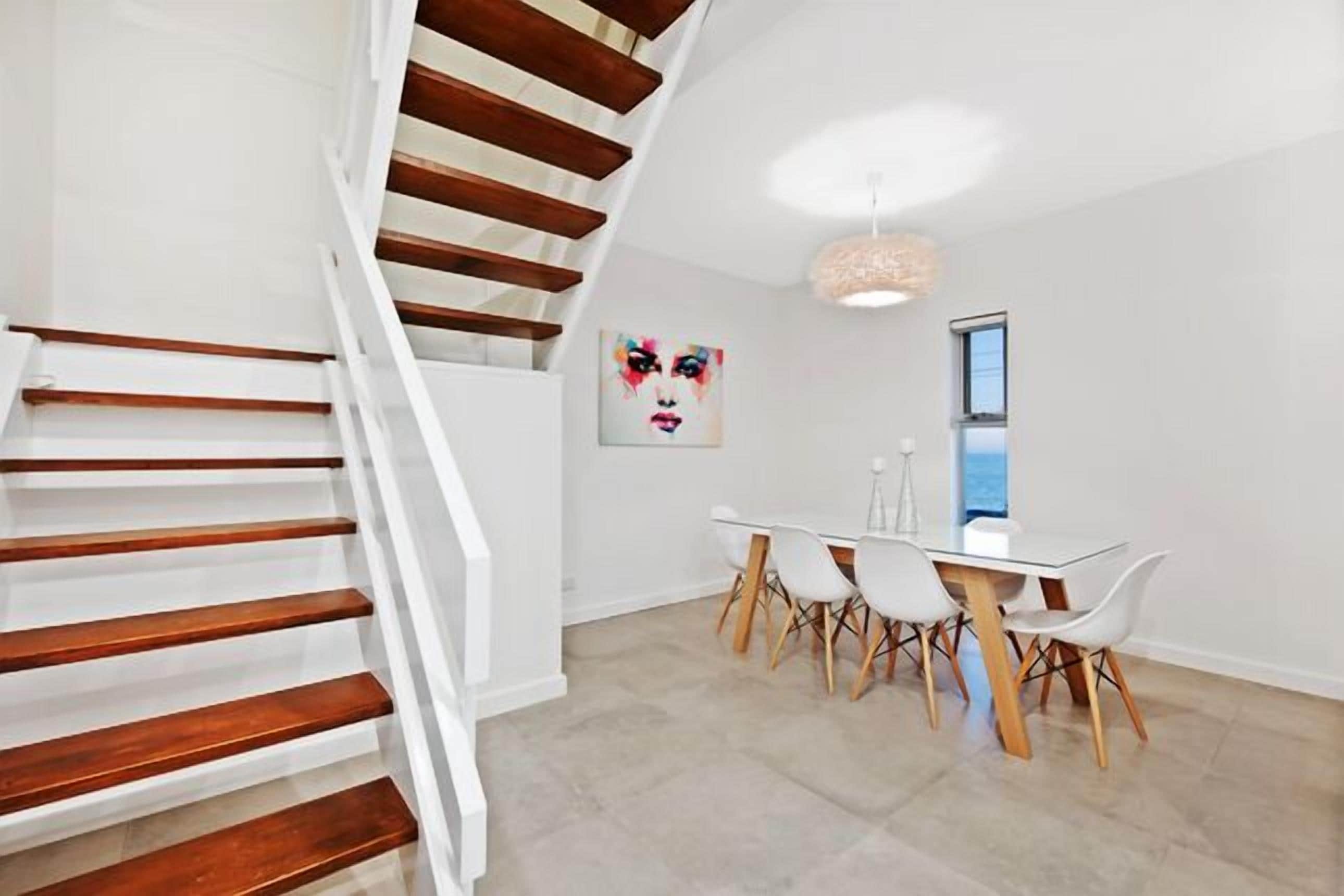 Belle Vista apartment absolute beach front w/ Free WiFi — image 11