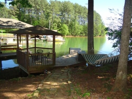 Täällä tulee aurinko: Wifi, Ping-Pong & biljardipöytä, Hiekkaranta, Paddle Boat, aidattu pihalla, Lemmikkieläinystävällinen