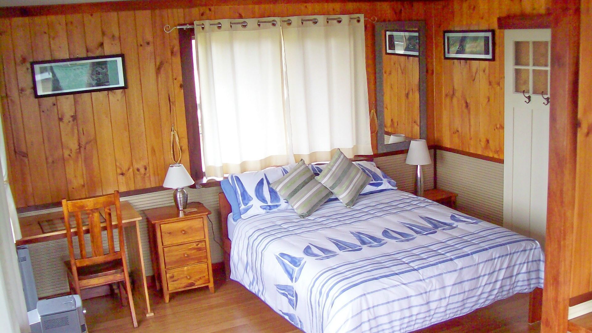 2 chambres, bureau, fer et planche à repasser, Wi-Fi gratuit