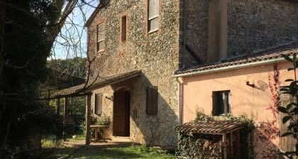 Apartamento en granja para familias con piscina