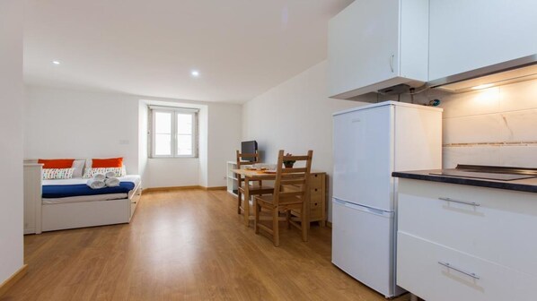 1 chambre, fer et planche à repasser, Wi-Fi gratuit, draps fournis