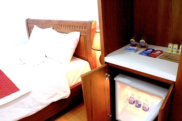 Double Room | Minibar, desk, free WiFi