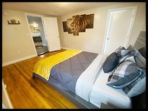 2 bedrooms, desk, iron/ironing board, free WiFi