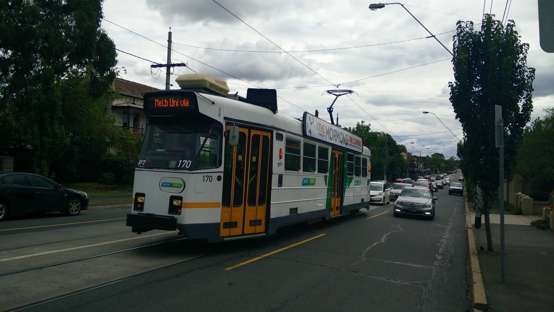 Camberwell Holiday Apartment — image 20
