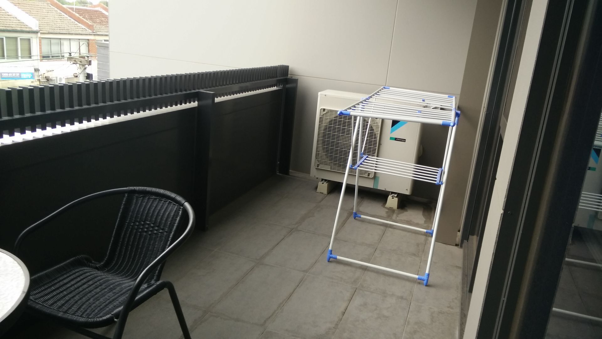 Camberwell Holiday Apartment — image 12