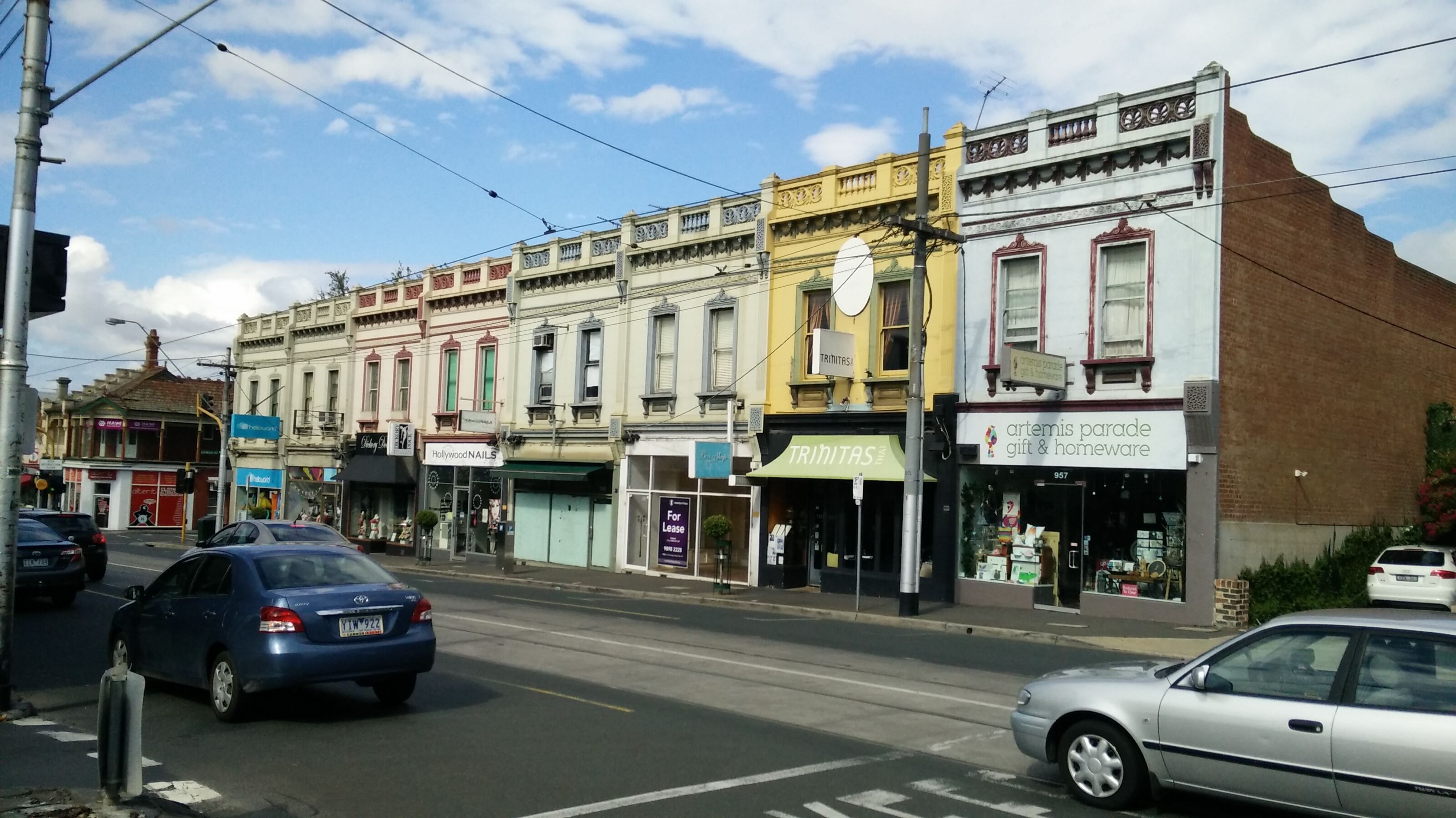 Camberwell Holiday Apartment — image 24