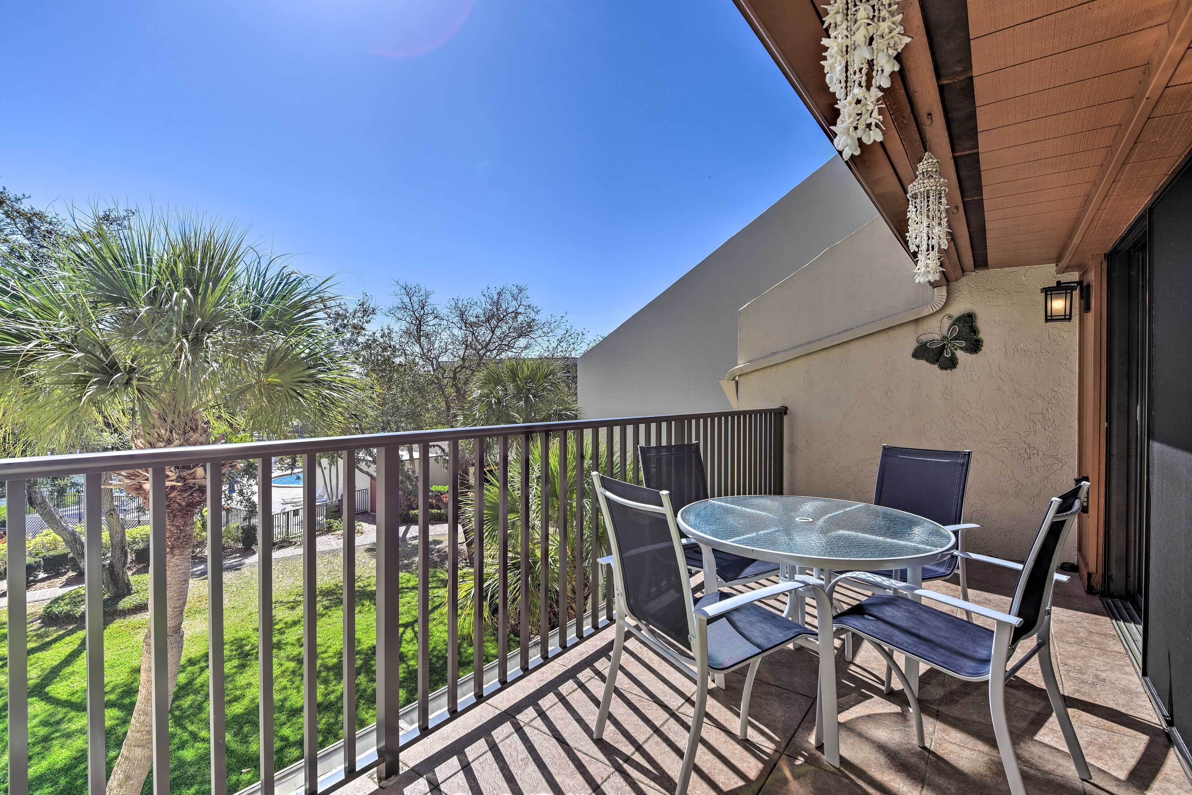 Siesta Key Condo: Resort Amenities, Walk to Beach!
