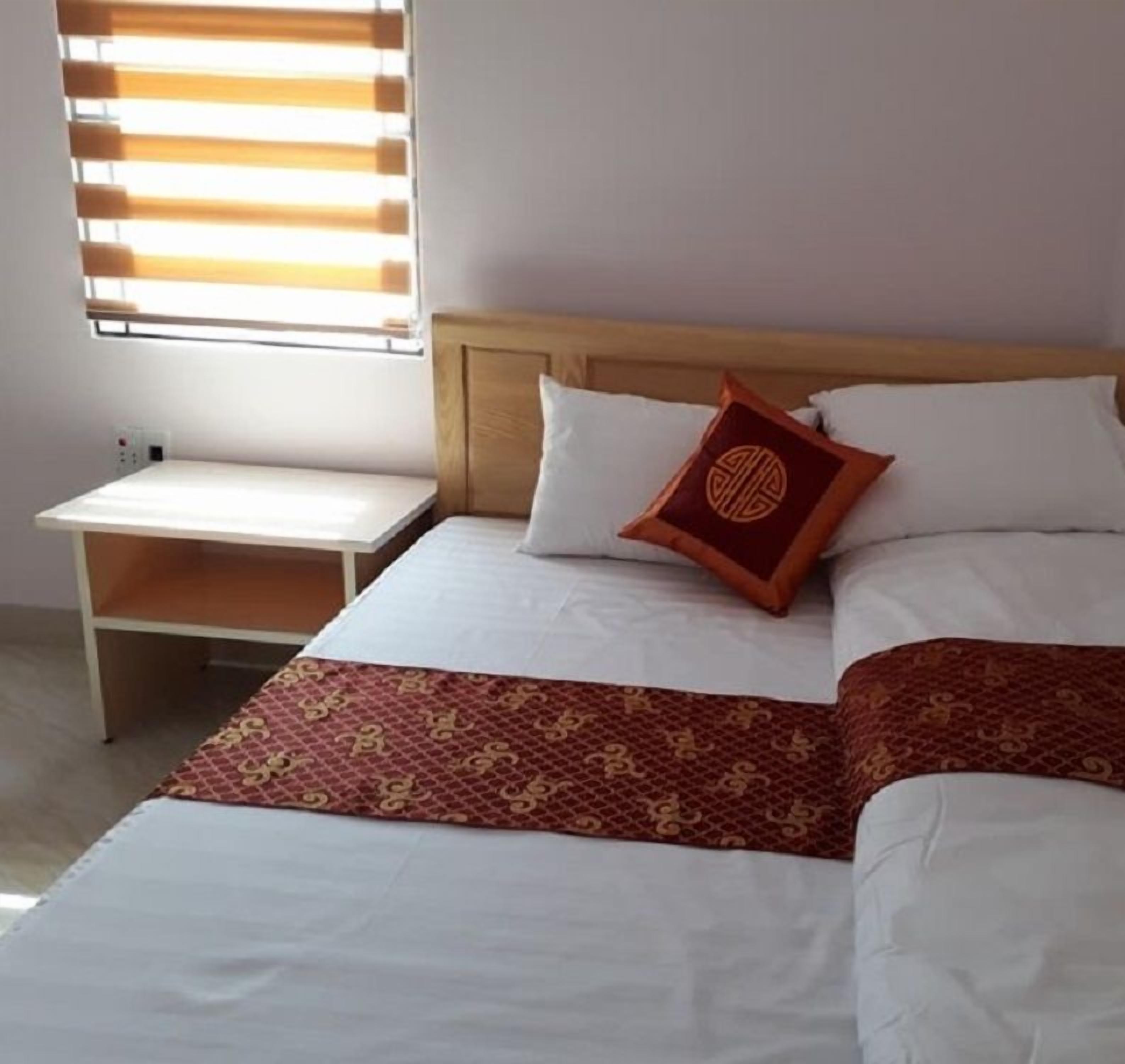 Desk, iron/ironing board, free WiFi