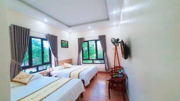 Soundproofing, free WiFi, bed sheets