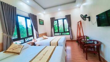 Soundproofing, free WiFi, bed sheets