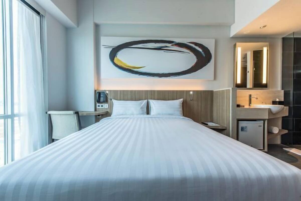 In-room safe, desk, blackout curtains, free WiFi