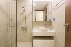 Executive-Apartment, 2 Schlafzimmer, Parkblick | Dusche im Bad