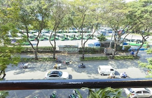 Airport shuttle - Hangout Hostel HCM (Ho Chi Minh City)