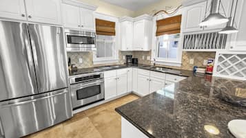 Hus, 2 soverom | Eget kjøkken | Kjøleskap, ovn, kokeplater og kaffetrakter/tekoker