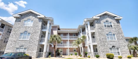Condo, 2 Bedrooms | Exterior