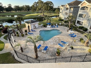 Appart'hôtel, 2 chambres | Piscine | Piscine extérieure