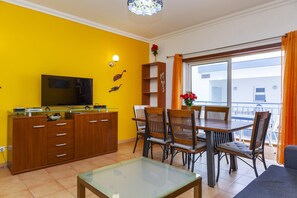 Dining - A03 - Central 1 Bed Apartment (Lagos)